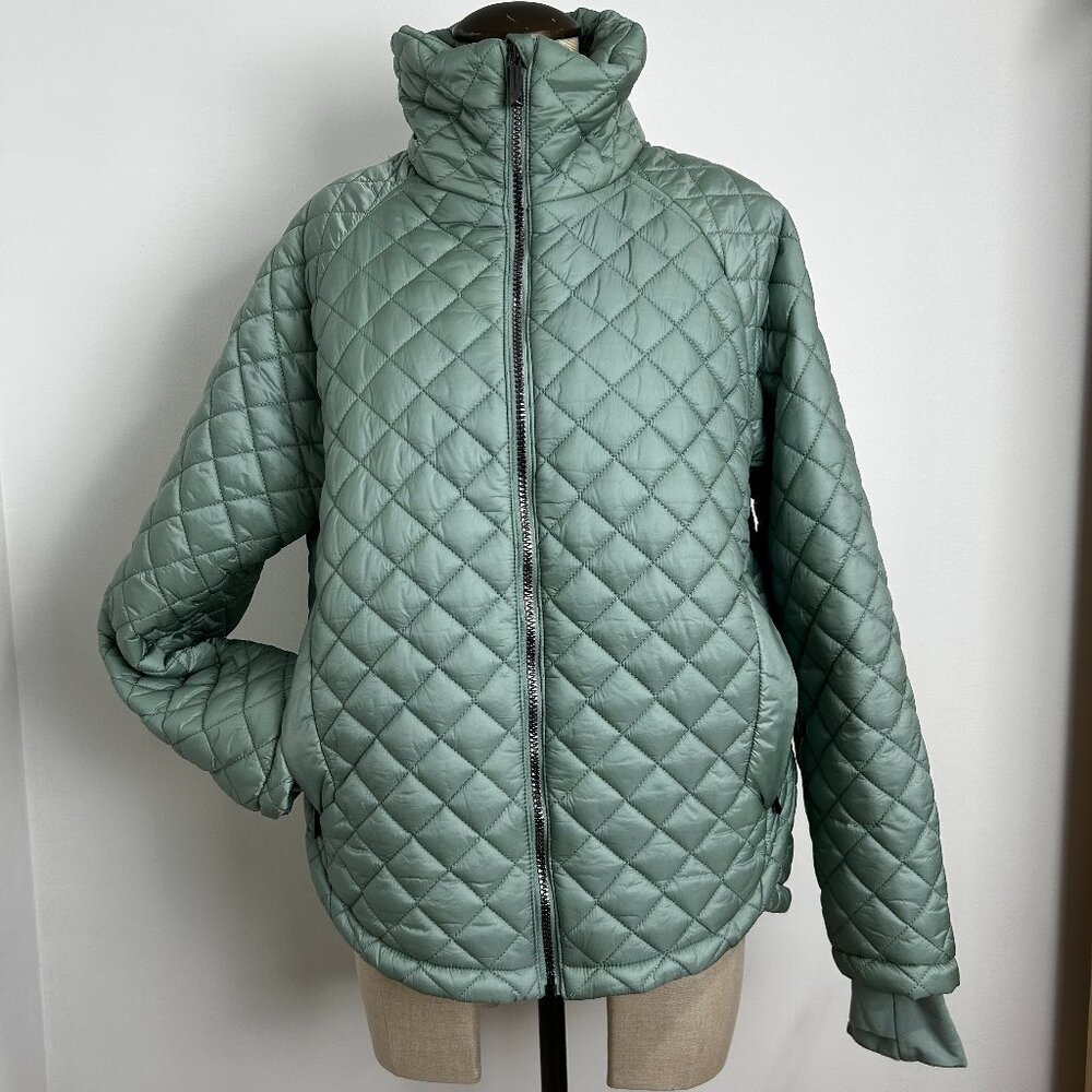 BCBGMAXAZRIA Women's L Quilted Puffer Jacket Sage Green Feather Free Eco Fill